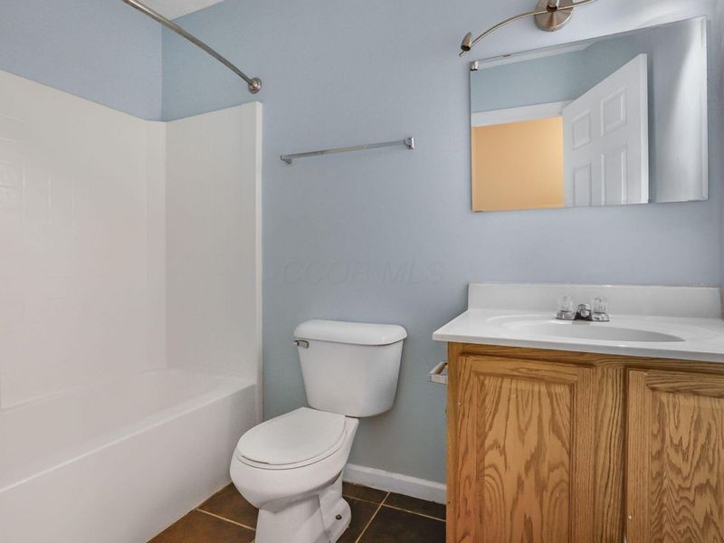 5882 Abernathy Lane, Unit 5882F, Columbus, OH 43232 Photo 19