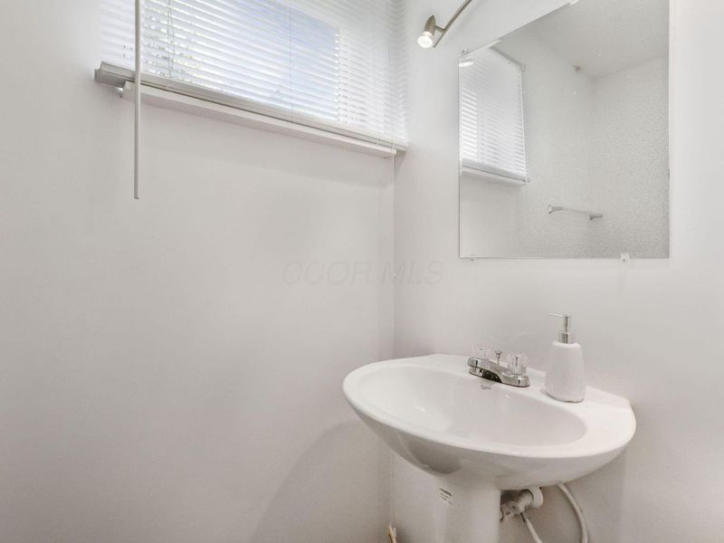 5882 Abernathy Lane, Unit 5882F, Columbus, OH 43232 Photo 27