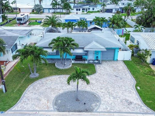 725 SUNSET COVE, MADEIRA BEACH, FL 33708