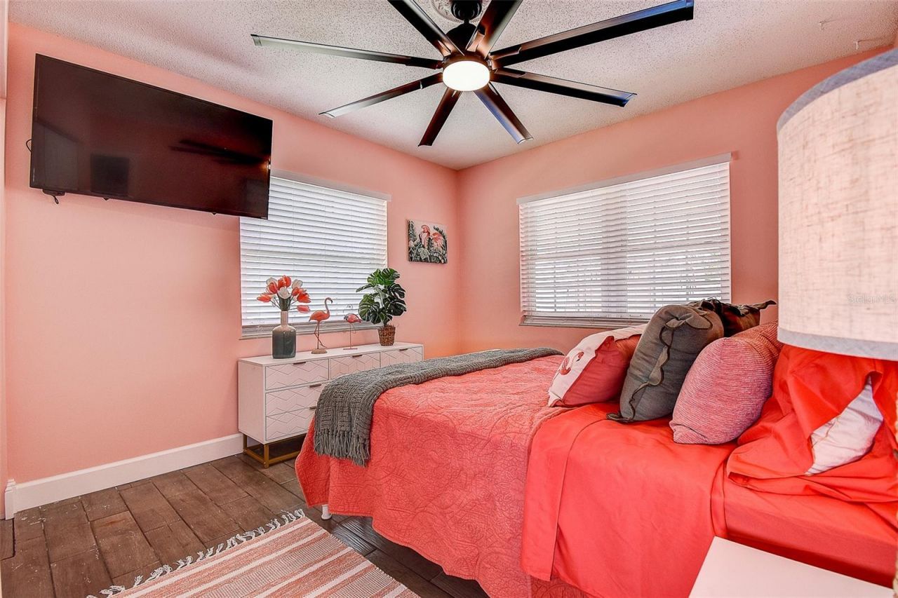 725 Sunset Cove, Madeira Beach, FL 33708 Photo