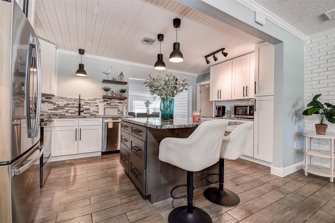 725 Sunset Cove, Madeira Beach, FL 33708 Photo
