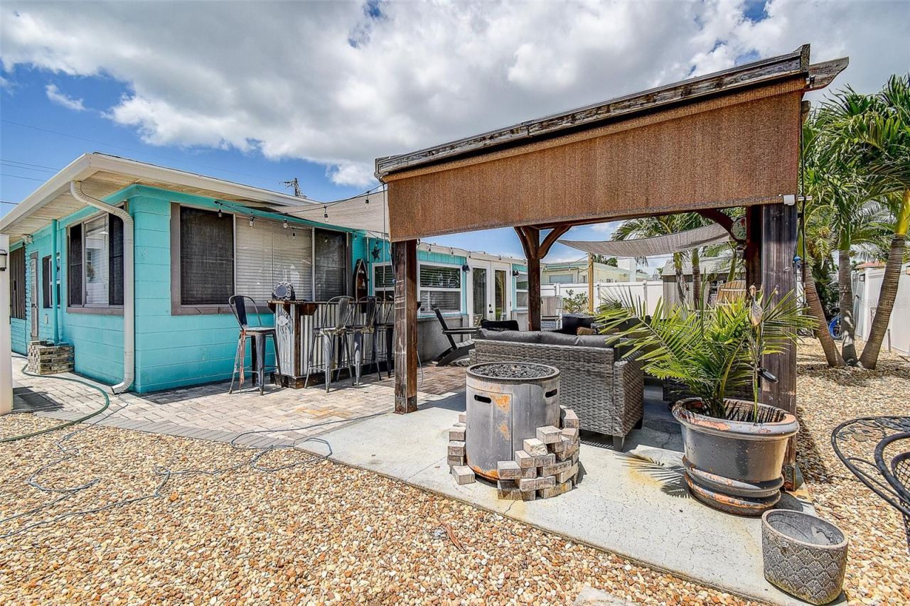 725 Sunset Cove, Madeira Beach, FL 33708 Photo