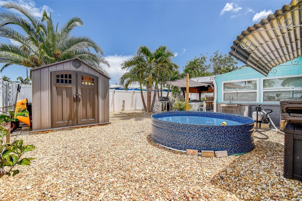 725 Sunset Cove, Madeira Beach, FL 33708 Photo