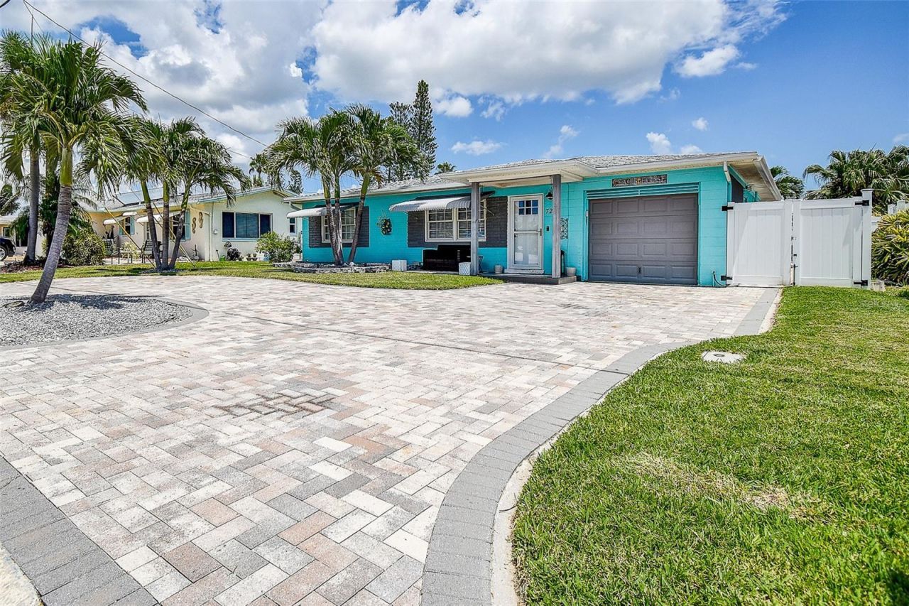 725 Sunset Cove, Madeira Beach, FL 33708 Photo