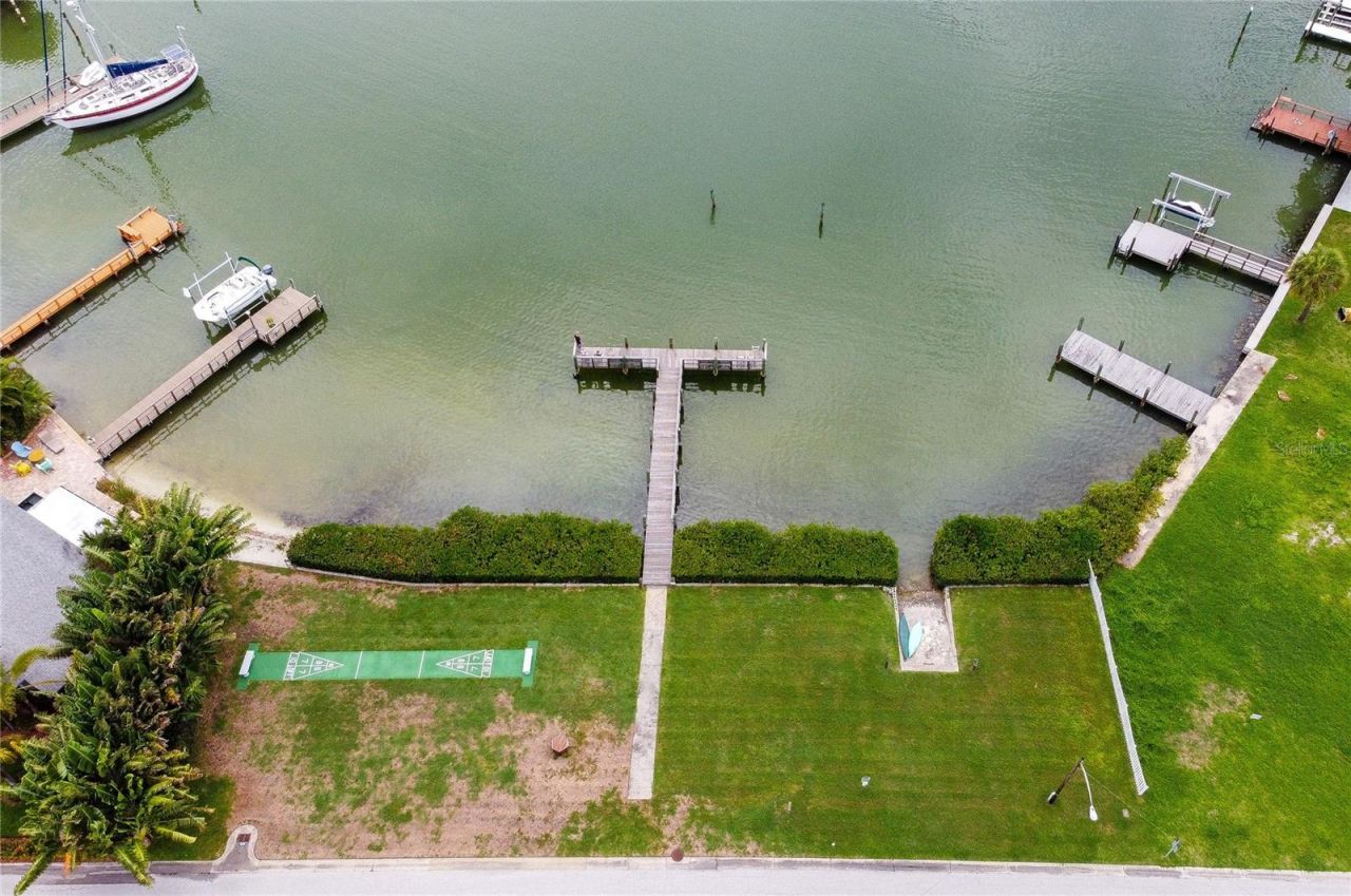 725 Sunset Cove, Madeira Beach, FL 33708 Photo