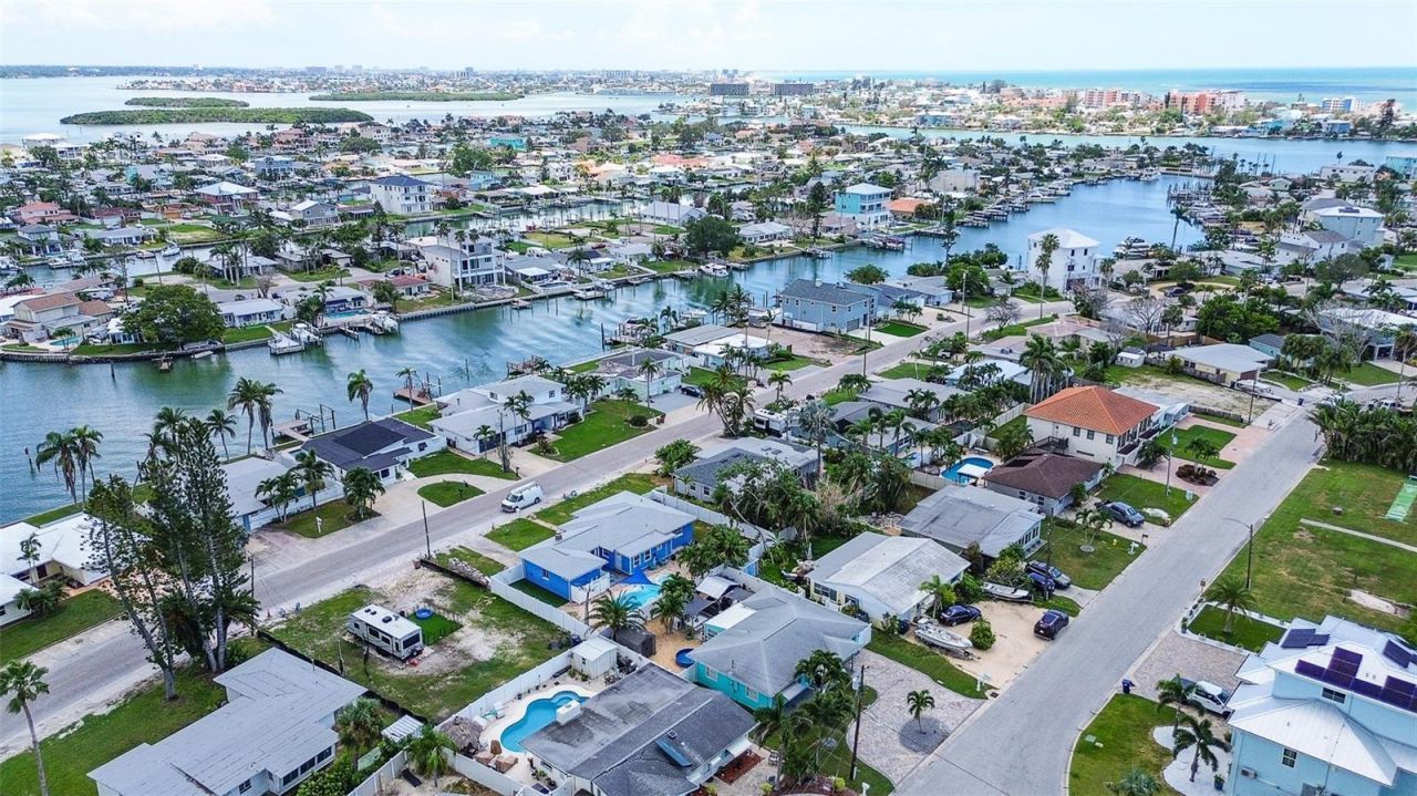 725 Sunset Cove, Madeira Beach, FL 33708 Photo