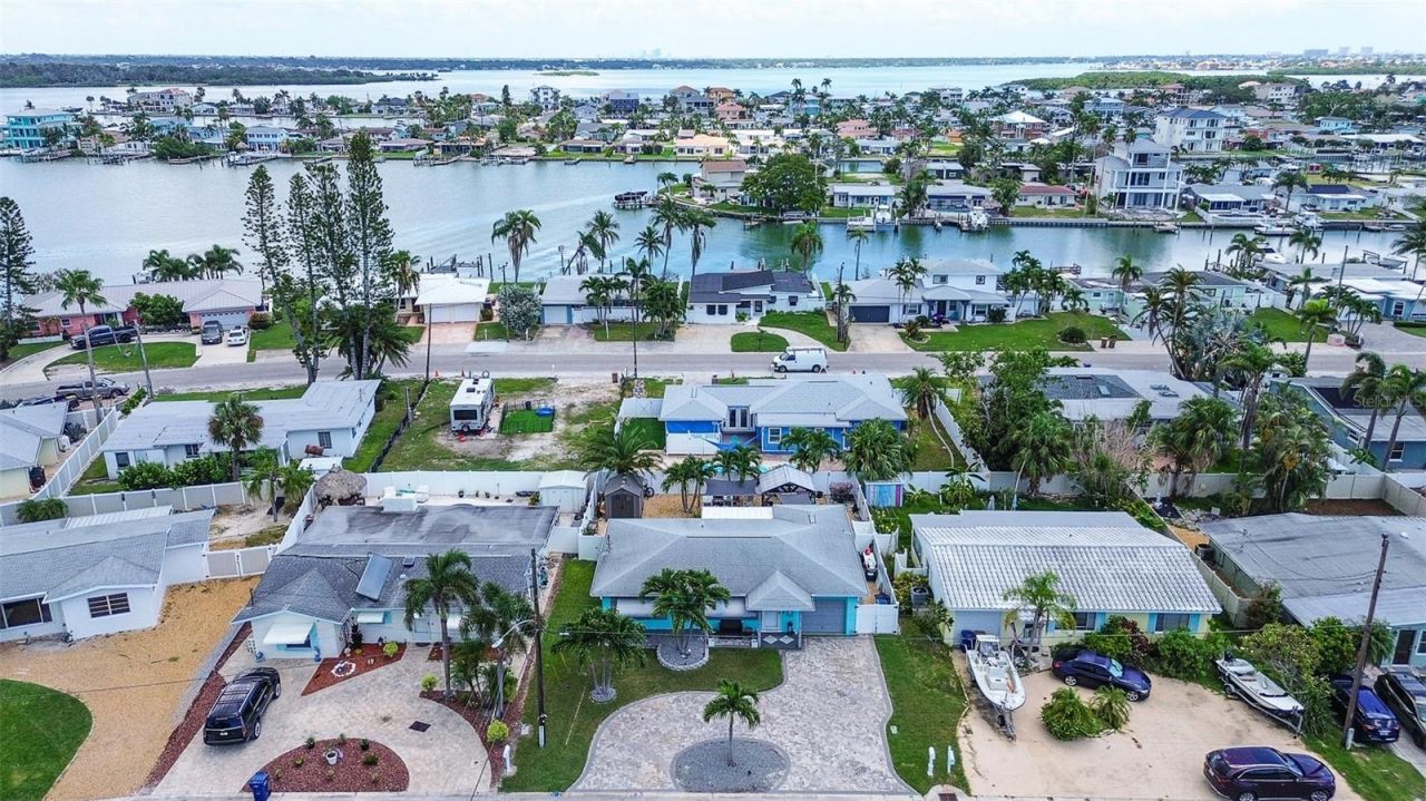 725 Sunset Cove, Madeira Beach, FL 33708 Photo
