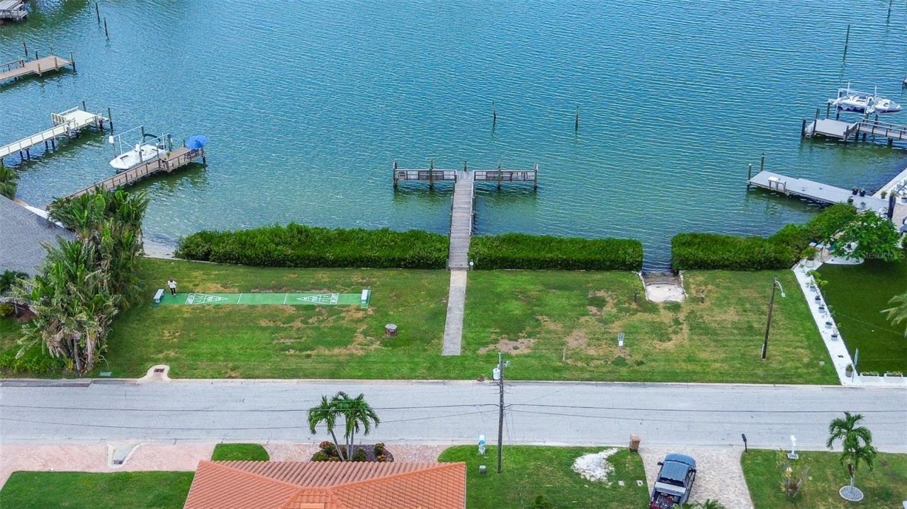 725 Sunset Cove, Madeira Beach, FL 33708 Photo