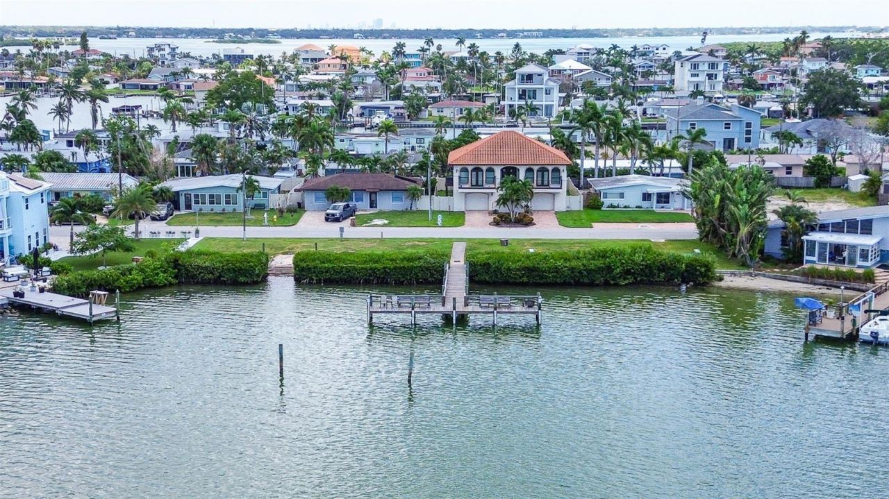 725 Sunset Cove, Madeira Beach, FL 33708 Photo