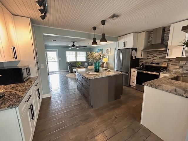 725 Sunset Cove, Madeira Beach, FL 33708 Photo