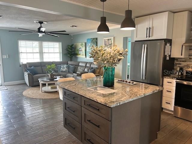 725 Sunset Cove, Madeira Beach, FL 33708 Photo
