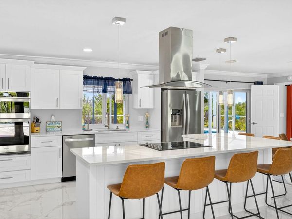 720 Durion Ct, Sanibel, FL 33957