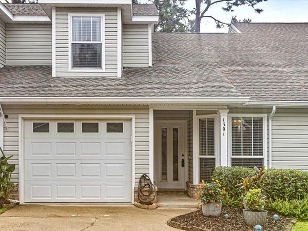1391 Tiger Lake Drive, Gulf Breeze, FL 32563