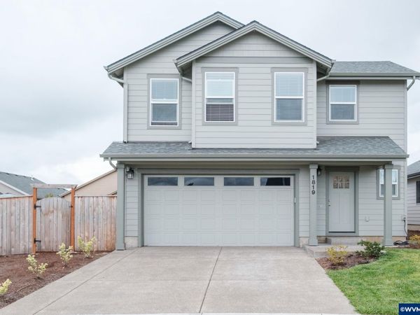 1819 SE Blueberry St, Dallas, OR 97338