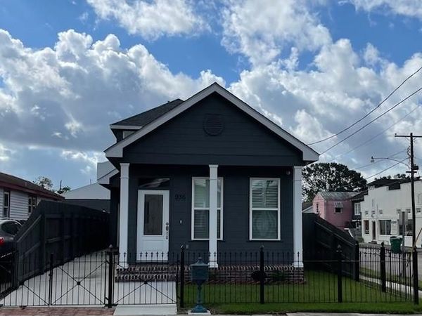 936 6TH Street, Gretna, LA 70053
