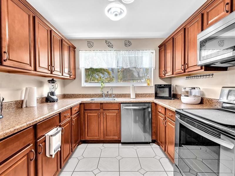 4201 NW 73rd Avenue, Lauderhill, FL 33319 Photo