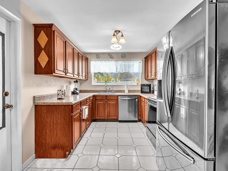 4201 NW 73rd Avenue, Lauderhill, FL 33319 Photo