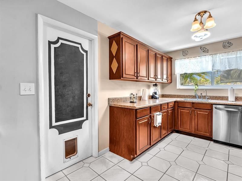 4201 NW 73rd Avenue, Lauderhill, FL 33319 Photo