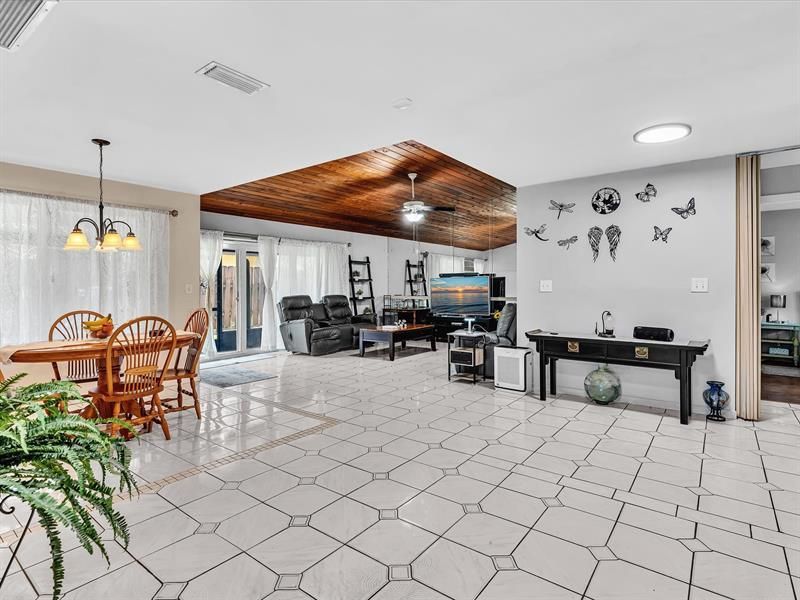 4201 NW 73rd Avenue, Lauderhill, FL 33319 Photo