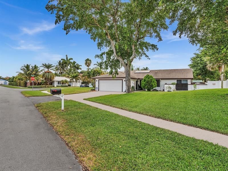 4201 NW 73rd Avenue, Lauderhill, FL 33319 Photo