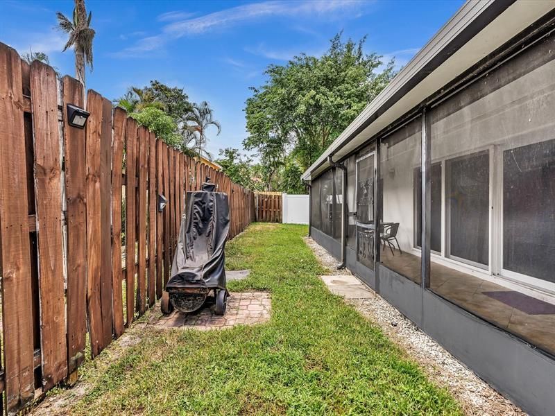 4201 NW 73rd Avenue, Lauderhill, FL 33319 Photo