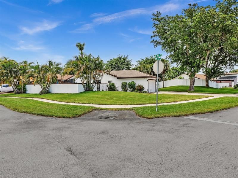 4201 NW 73rd Avenue, Lauderhill, FL 33319 Photo