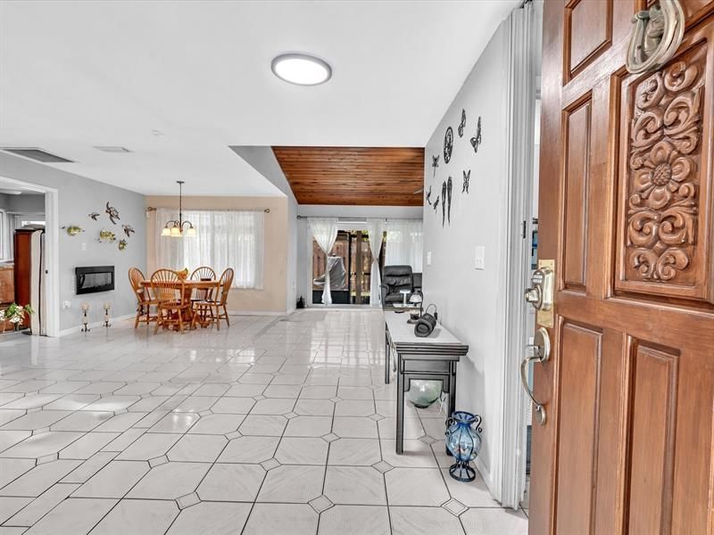 4201 NW 73rd Avenue, Lauderhill, FL 33319 Photo