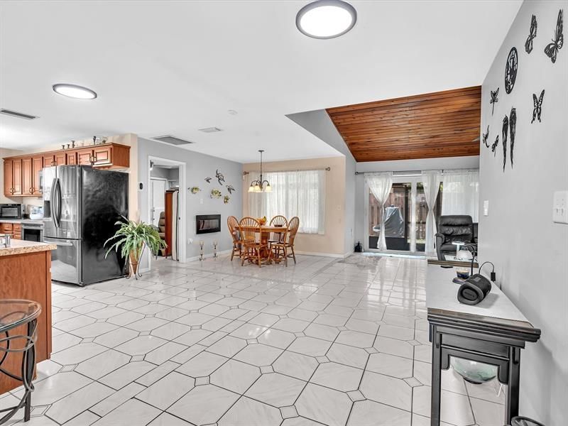 4201 NW 73rd Avenue, Lauderhill, FL 33319 Photo