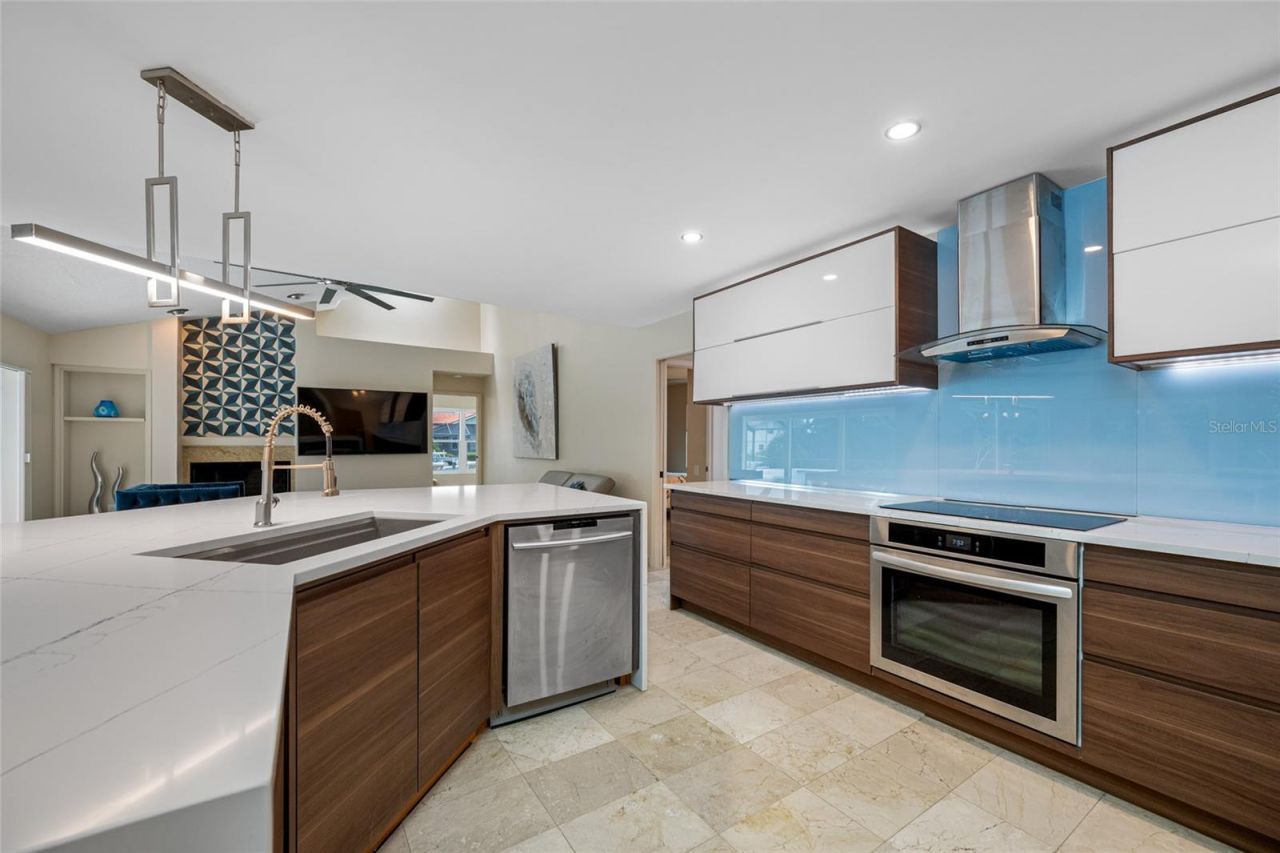 4826 Longwater Way, Tampa, FL 33615 Photo