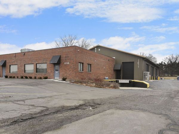 3720 Hawthorne Court, Waukegan, IL 60087