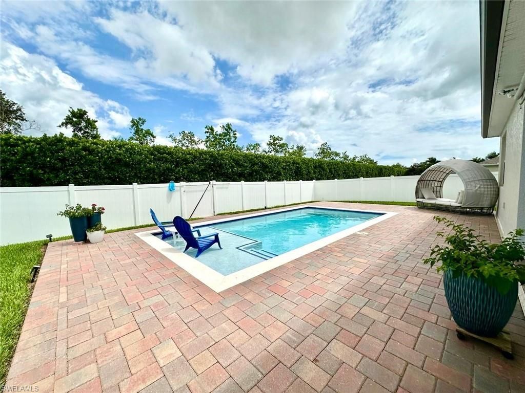 3193 Amadora Cir, Cape Coral, FL 33909 Photo