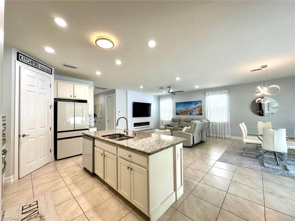 3193 Amadora Cir, Cape Coral, FL 33909 Photo