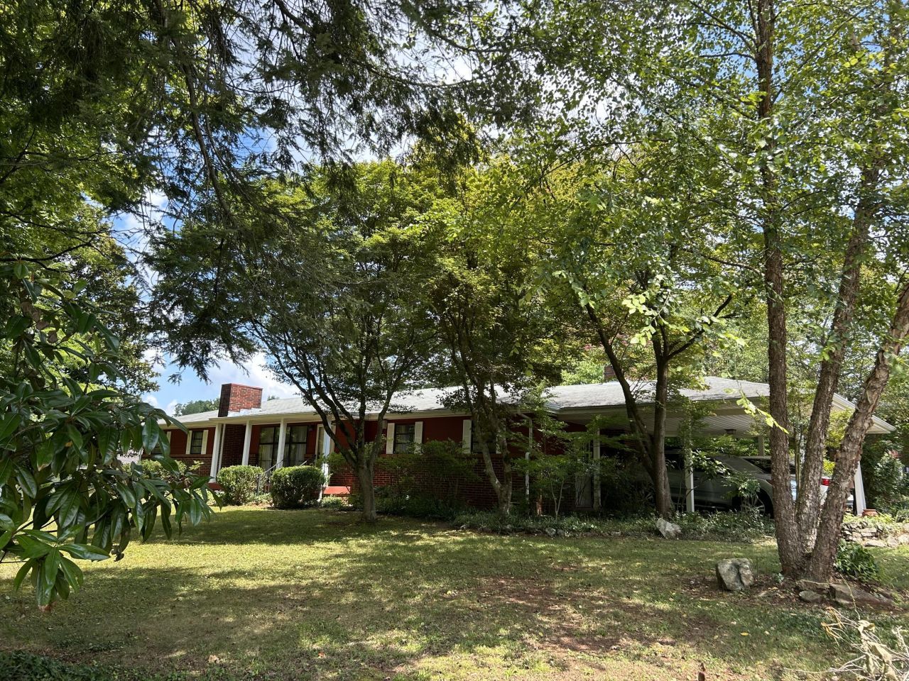 909 S Matlock Athens, TN 37303