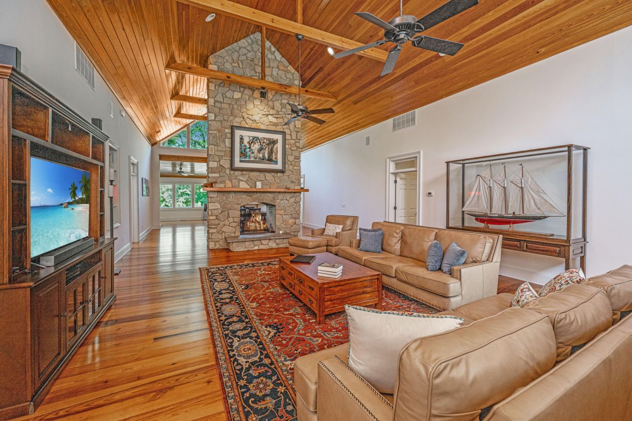 676 Public Lndg Lane Photo 19