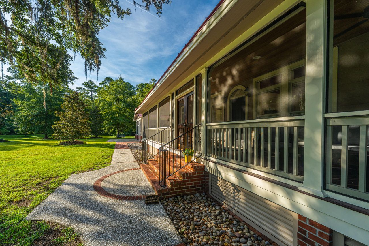 676 Public Lndg Lane Photo 6