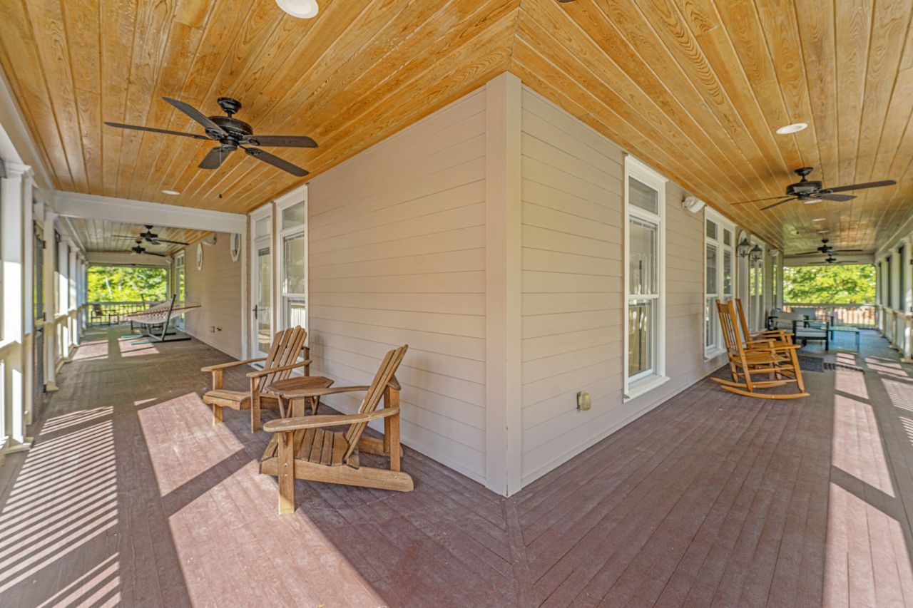 676 Public Lndg Lane Photo 8