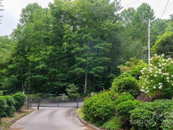 44 Deer Trail Drive, Burnsville, NC 28714