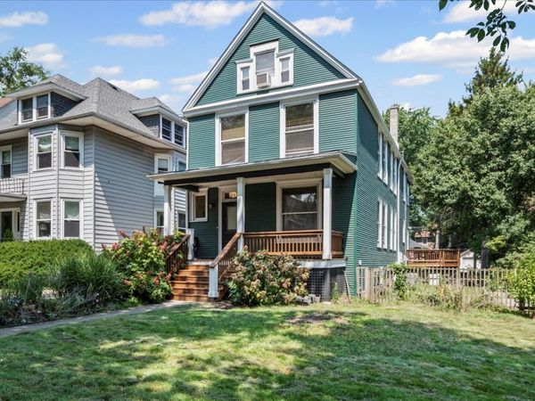 1842 W Greenleaf Avenue, Chicago, IL 60626