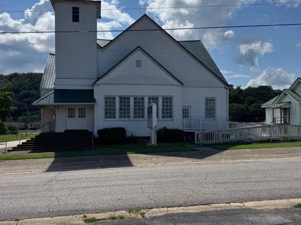 230 S Wilmer Avenue, Anniston, AL 36201