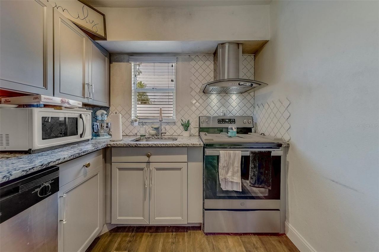 2044 21st Street S, Saint Petersburg, FL 33712 Photo