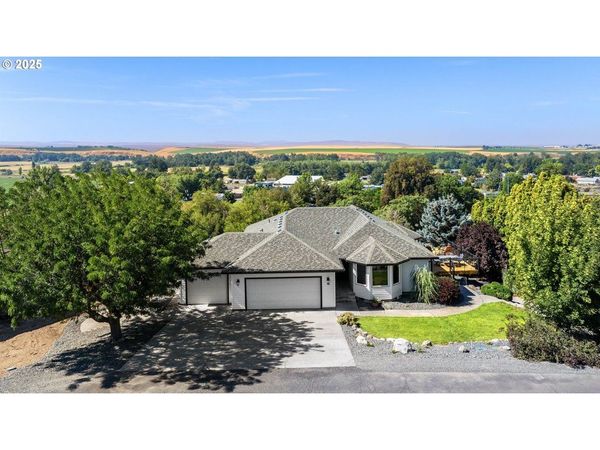 13 SMITH DR, Echo, OR 97826