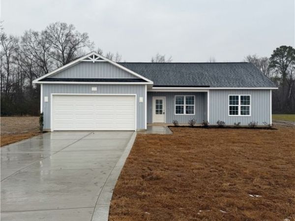 27 Chariot Circle, Lumber Bridge, NC 28357