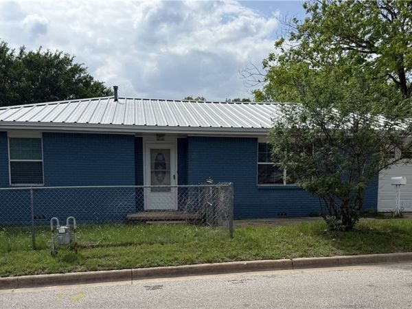 502 S 5th Street, Gatesville, TX 76528