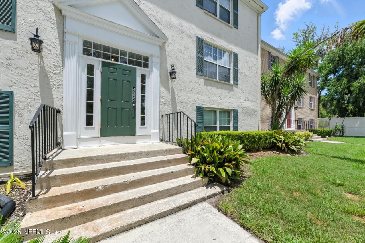 4334 Plaza Gate Lane S, Unit 202, Jacksonville, FL 32217 Main Photo