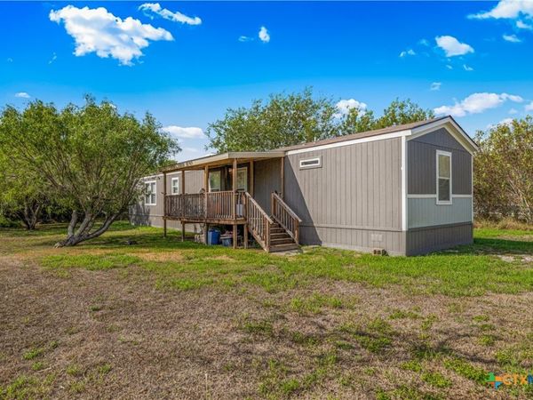 112 E Toledo Street, Seadrift, TX 77983