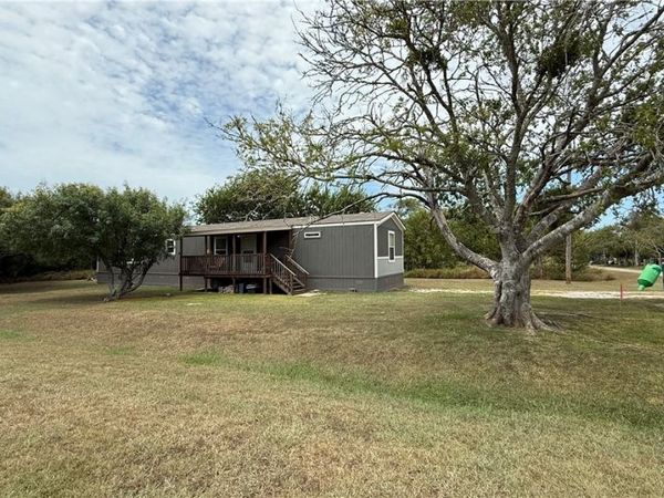 112 E Toledo Street, Seadrift, TX 77983