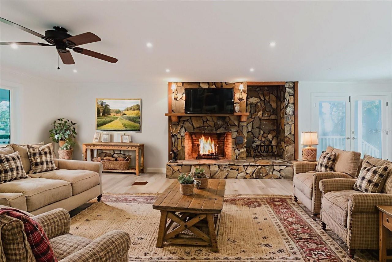 5455 Lake Le Clare Road, Lutz, FL 33558 Photo