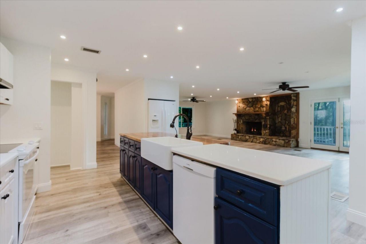 5455 Lake Le Clare Road, Lutz, FL 33558 Photo