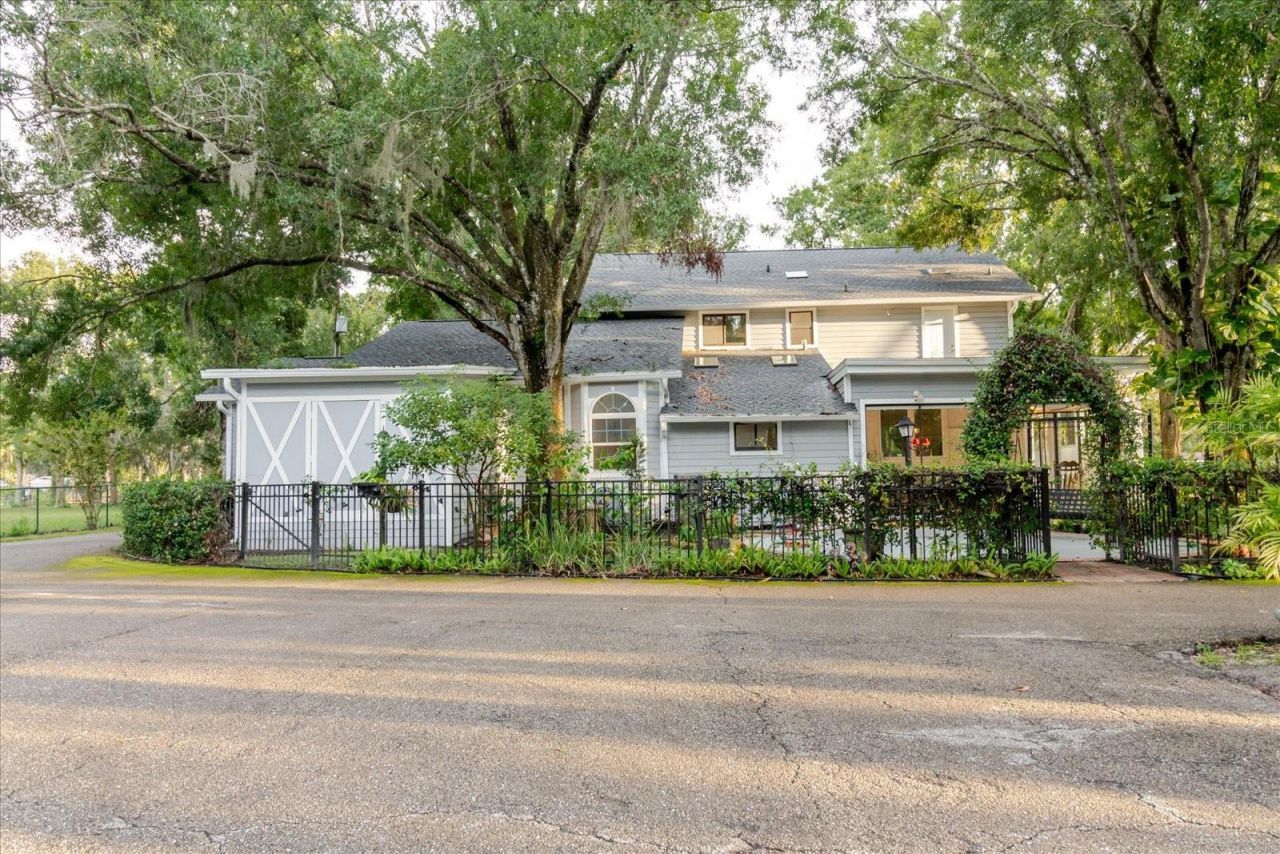 5455 Lake Le Clare Road, Lutz, FL 33558 Photo