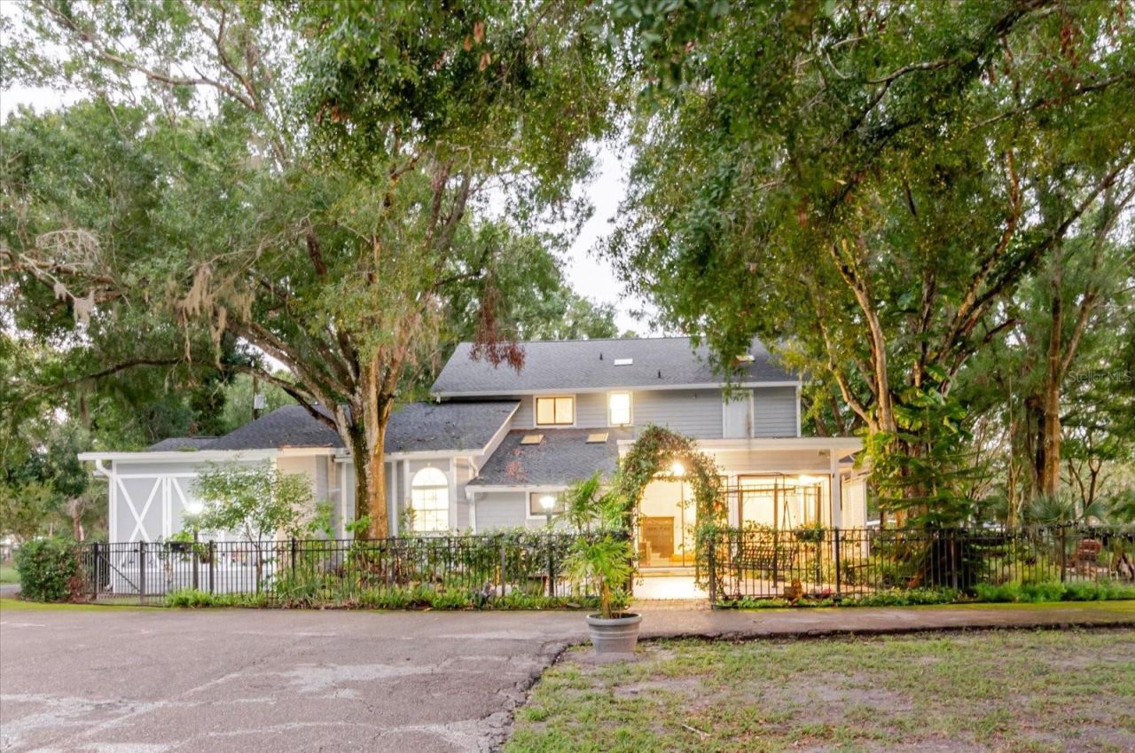 5455 Lake Le Clare Road, Lutz, FL 33558 Photo